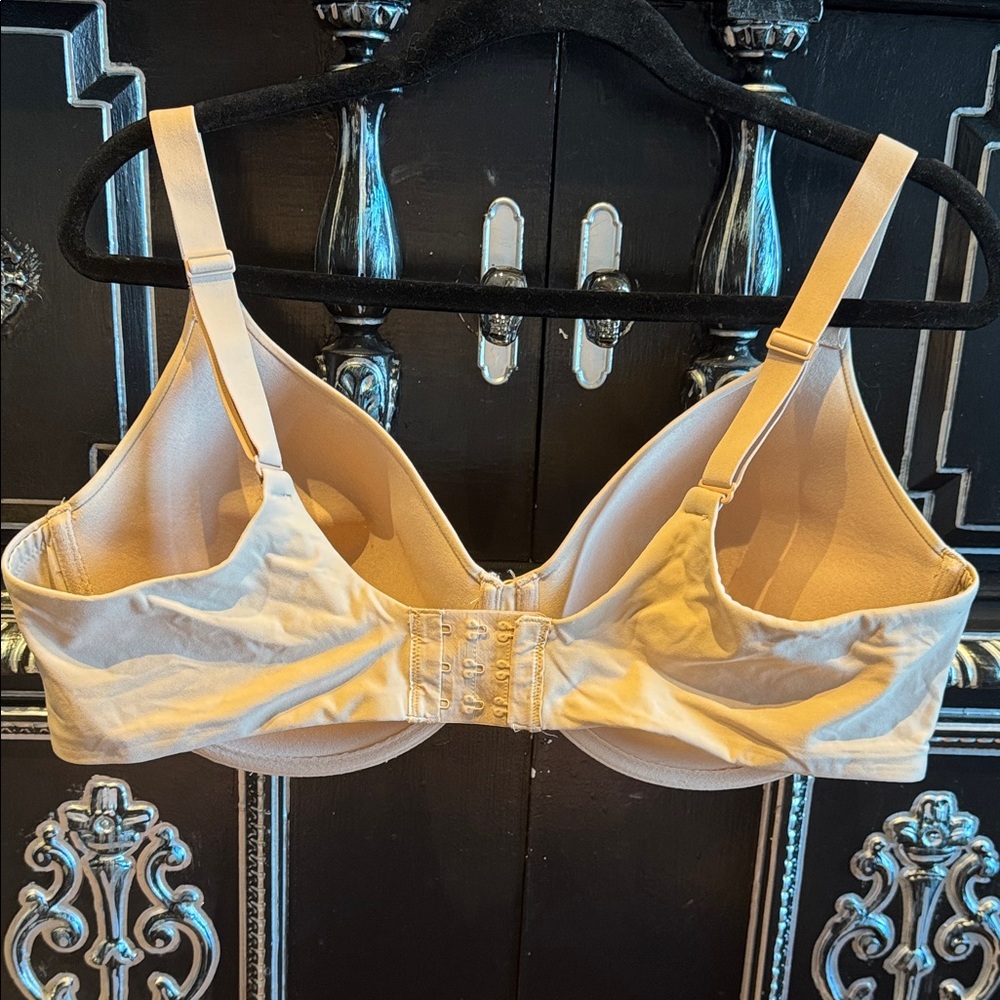 Skims Seamless Nude Bra New 42d View 3
